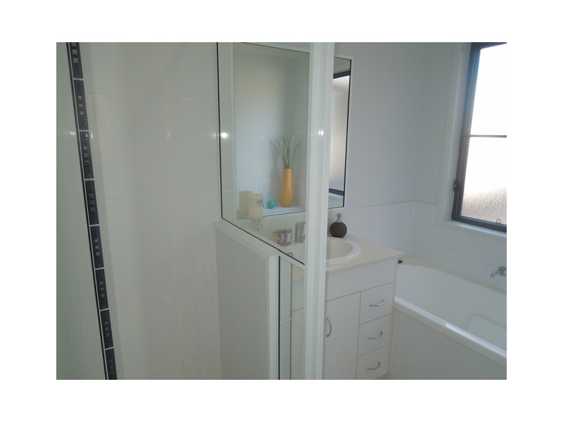 8 Crestview Crescent, Bucasia QLD 4750