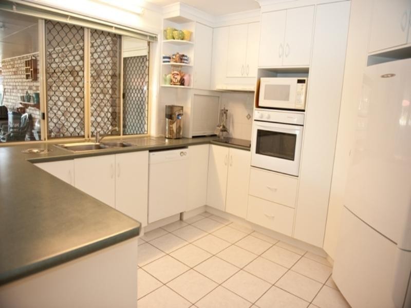 21 Windsor Court, Glenella QLD 4740