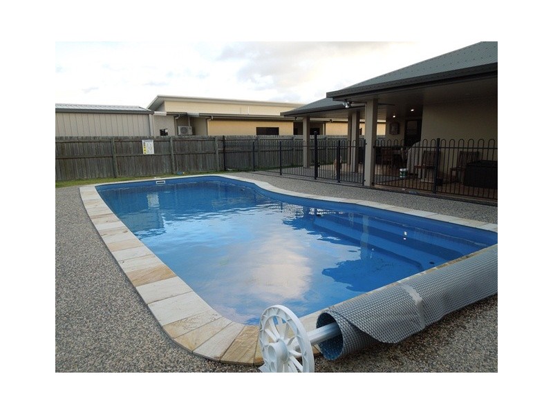 8 Pavillion Court, Glenella QLD 4740