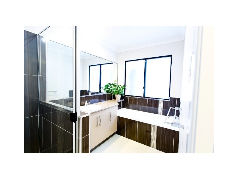 30-32 O’Riely Avenue, Marian QLD 4753