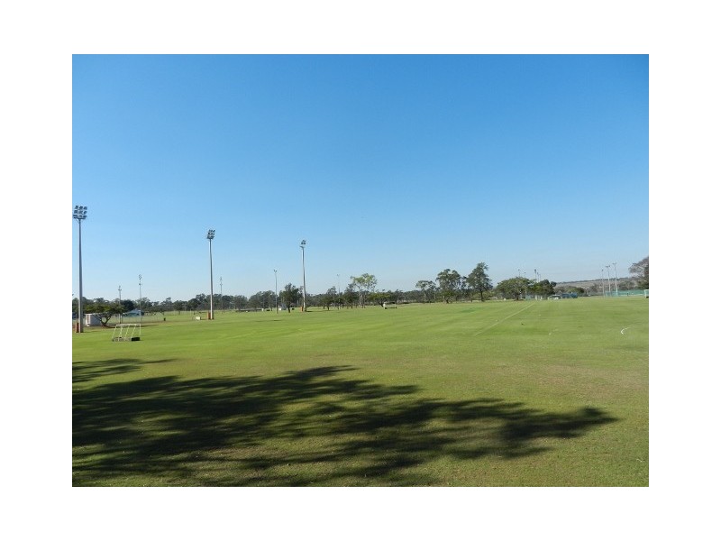 9 Flinders Drive, Moranbah QLD 4744