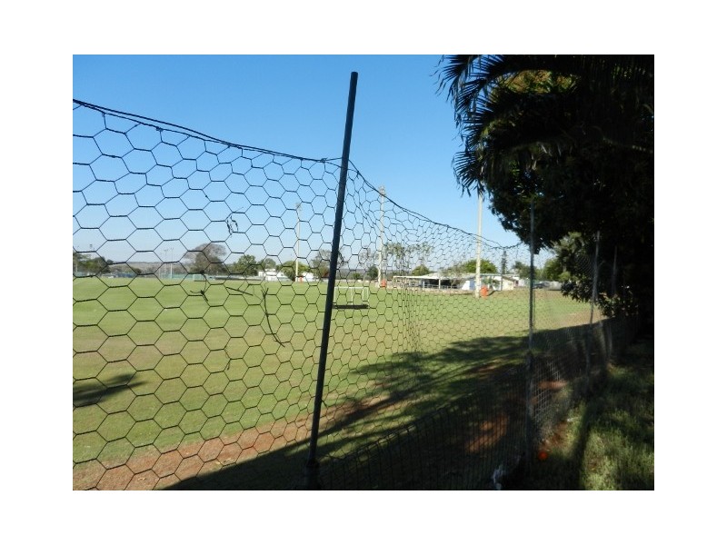 9 Flinders Drive, Moranbah QLD 4744