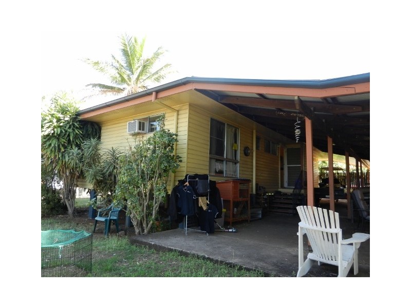 9 Flinders Drive, Moranbah QLD 4744