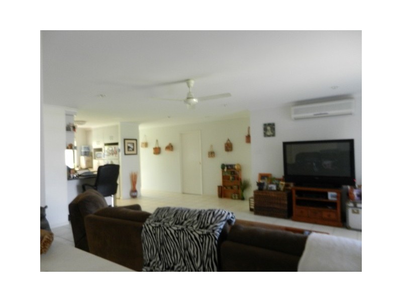 6 Lois Street, Mount Pleasant QLD 4740