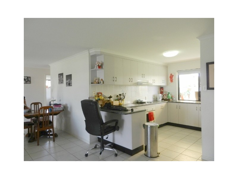 6 Lois Street, Mount Pleasant QLD 4740