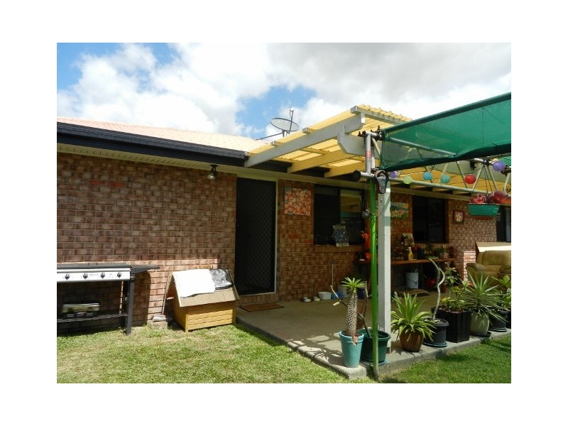 6 Lois Street, Mount Pleasant QLD 4740