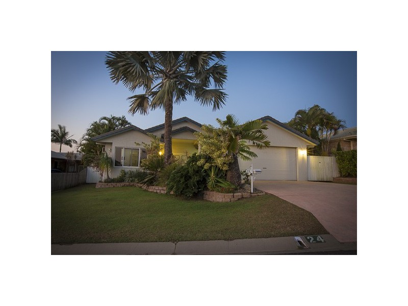 24 Dumfries Court, Beaconsfield QLD 4740