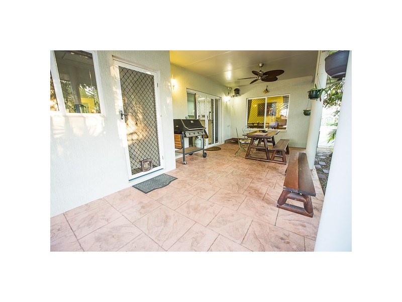 24 Dumfries Court, Beaconsfield QLD 4740