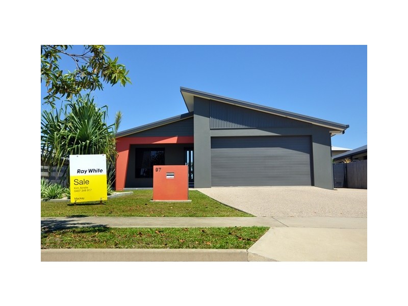 97 Dawson Boulevard, Rural View QLD 4740