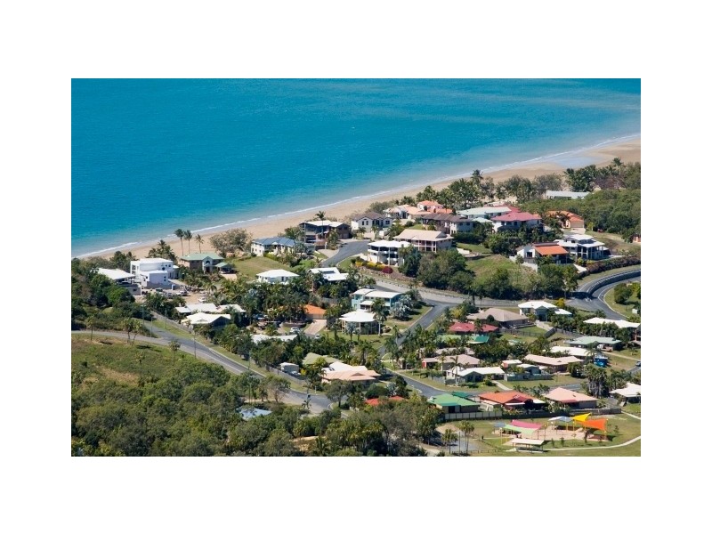 18 Sunrise Place, Blacks Beach QLD 4740