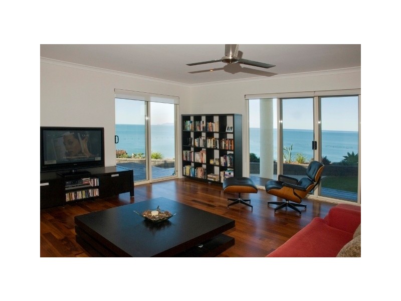 18 Sunrise Place, Blacks Beach QLD 4740