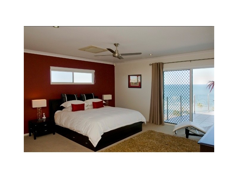 18 Sunrise Place, Blacks Beach QLD 4740