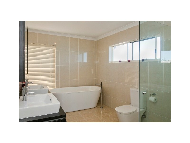 18 Sunrise Place, Blacks Beach QLD 4740