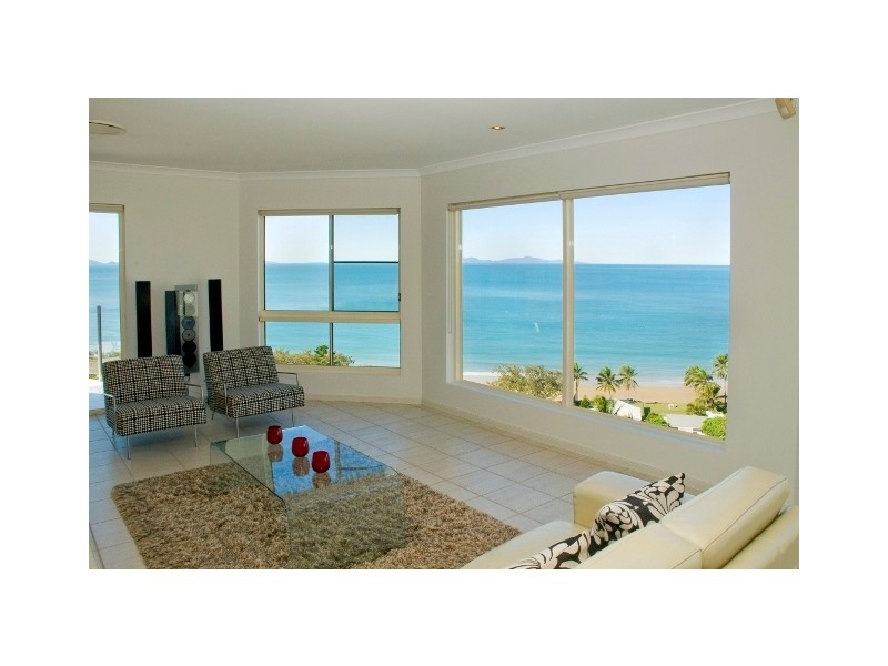 18 Sunrise Place, Blacks Beach QLD 4740