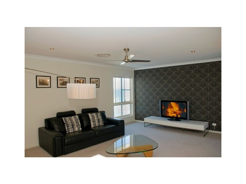 18 Sunrise Place, Blacks Beach QLD 4740