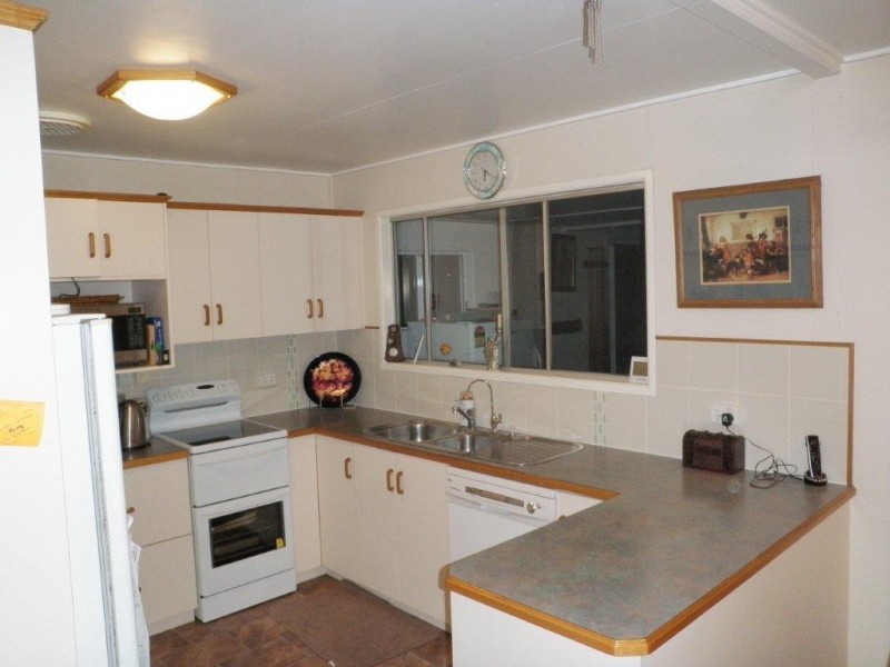 3 Caleb Crescent, Dysart QLD 4745