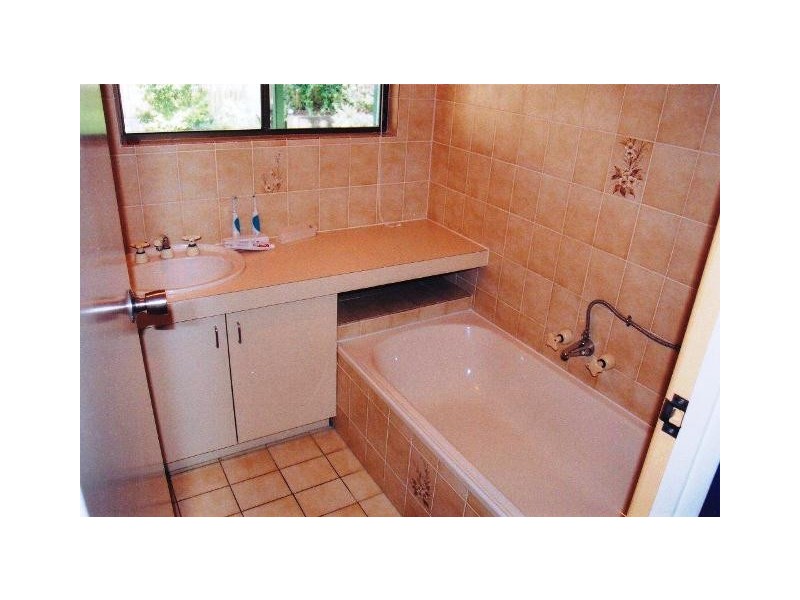 2 Hydrangea Court, Beaconsfield QLD 4740