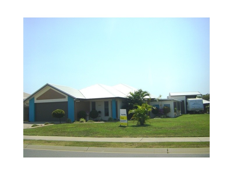 27 Whitehaven Drive, Blacks Beach QLD 4740