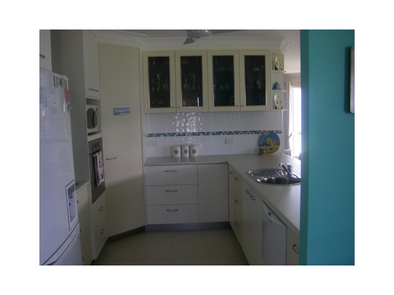 27 Whitehaven Drive, Blacks Beach QLD 4740