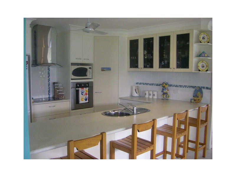 27 Whitehaven Drive, Blacks Beach QLD 4740