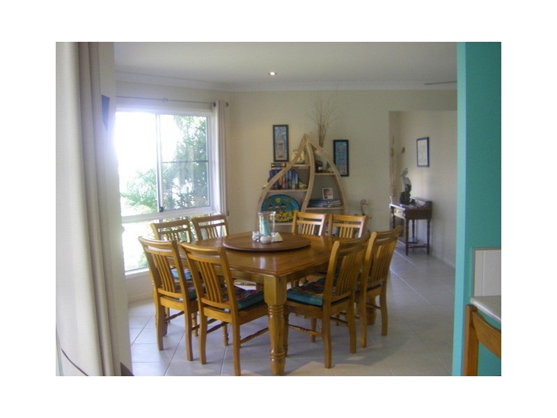 27 Whitehaven Drive, Blacks Beach QLD 4740