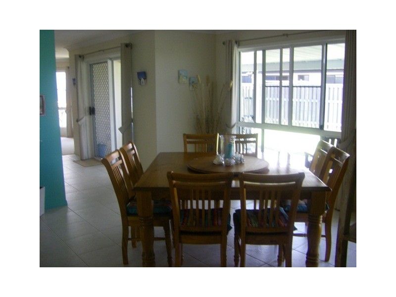 27 Whitehaven Drive, Blacks Beach QLD 4740