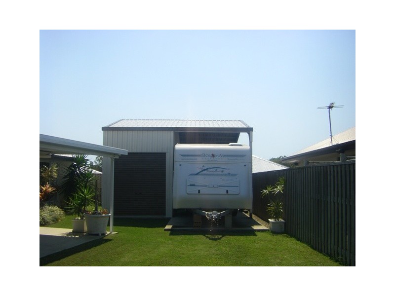 27 Whitehaven Drive, Blacks Beach QLD 4740