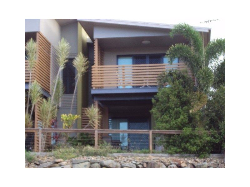 1/6 Whistlers Way, Mount Pleasant QLD 4740