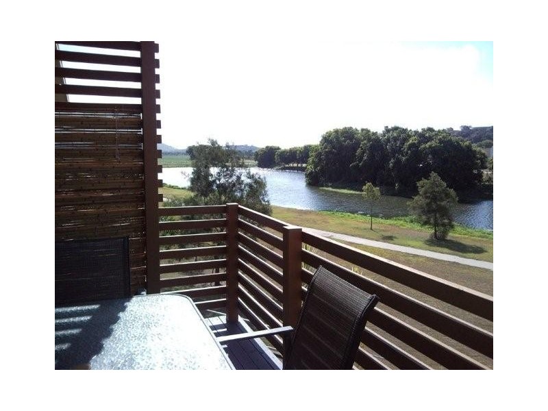 1/6 Whistlers Way, Mount Pleasant QLD 4740