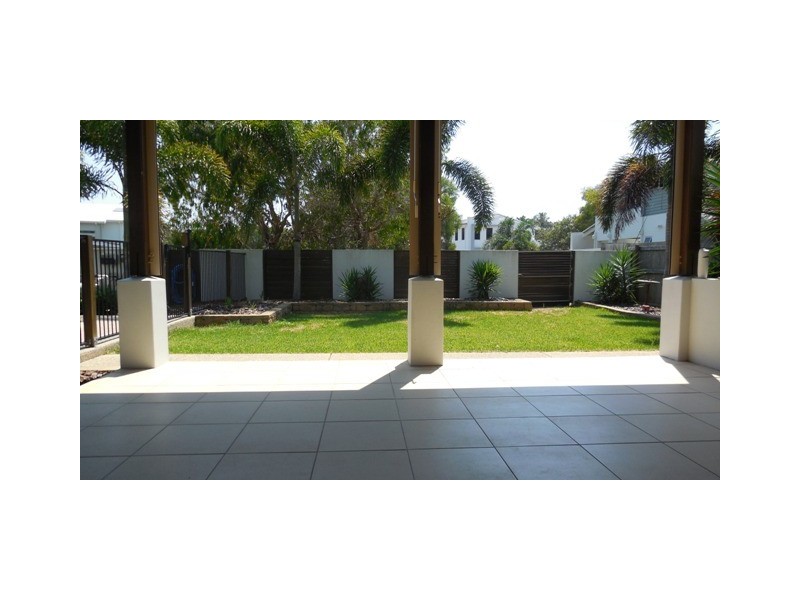 24 Seafarer Court, Blacks Beach QLD 4740