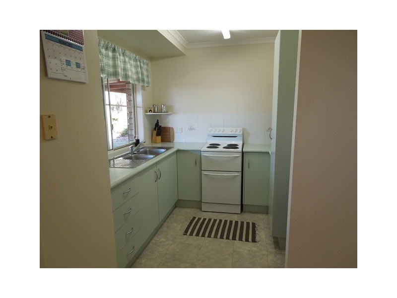 6 Abel Tasman Court, Rural View QLD 4740