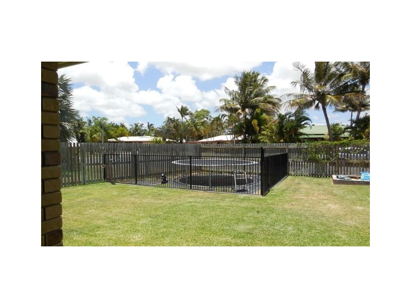 15 Leister Court, Bucasia QLD 4750