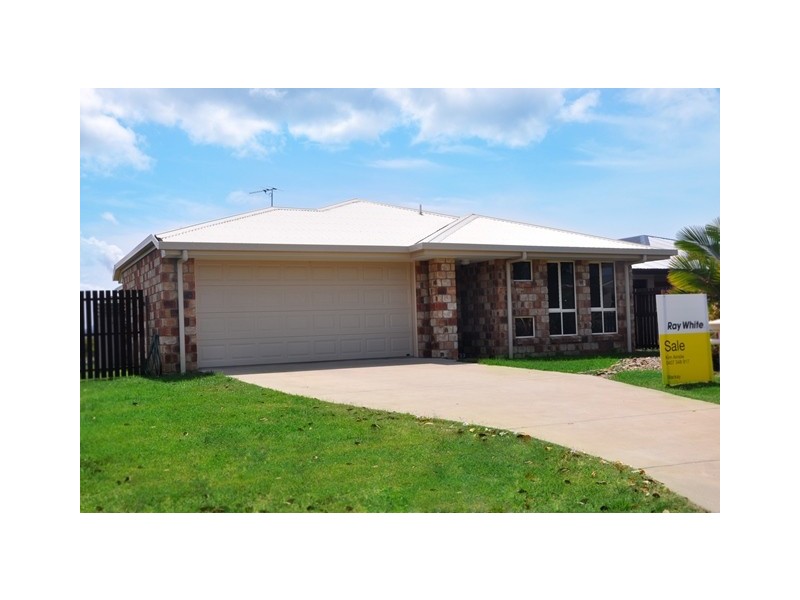 12 Hangan, Bucasia QLD 4750