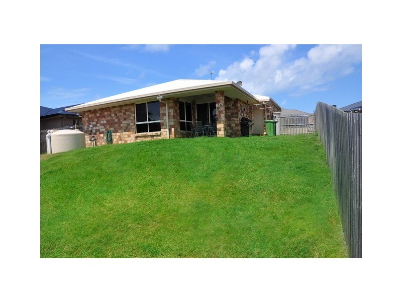 12 Hangan, Bucasia QLD 4750