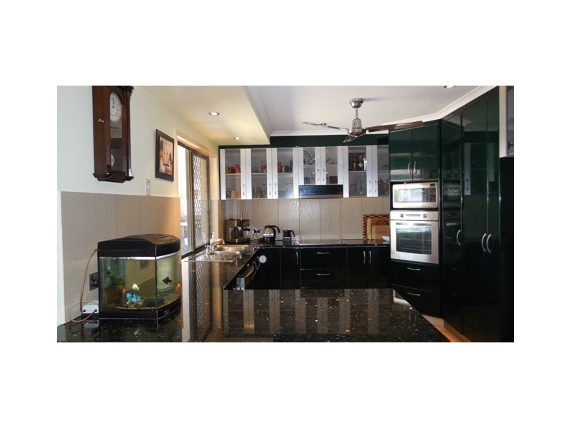 35 South Pacific Avenue, Slade Point QLD 4740