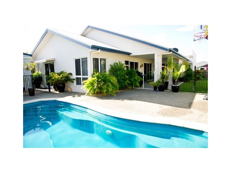 50 Gingham Street, Glenella QLD 4740