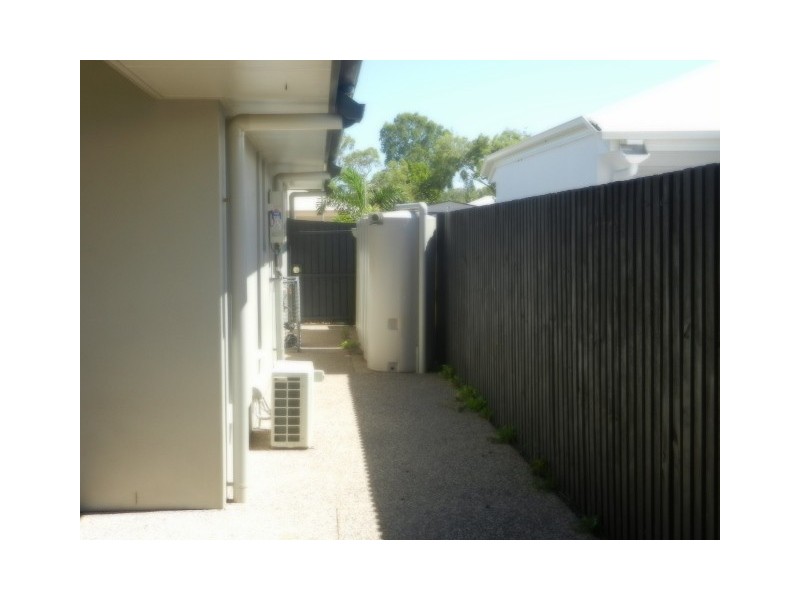 14 HELMSMAN DVE, Shoal Point QLD 4750