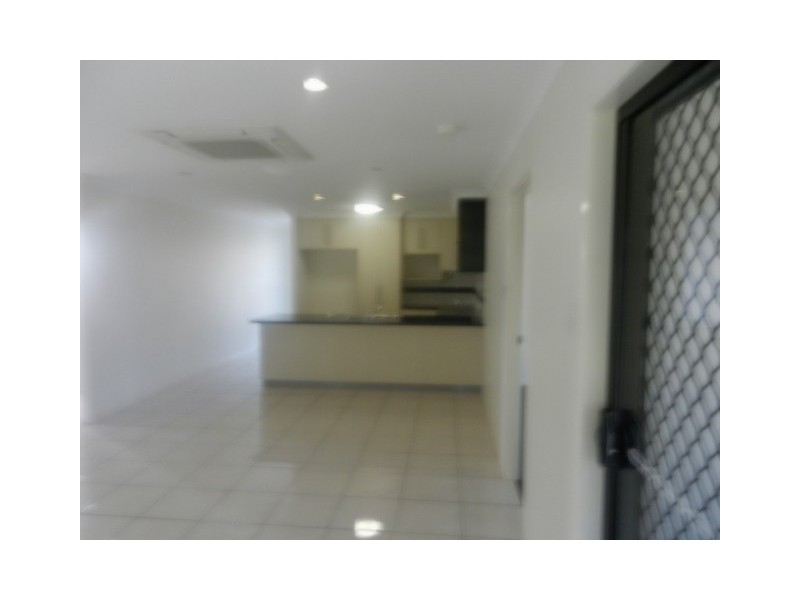 14 HELMSMAN DVE, Shoal Point QLD 4750