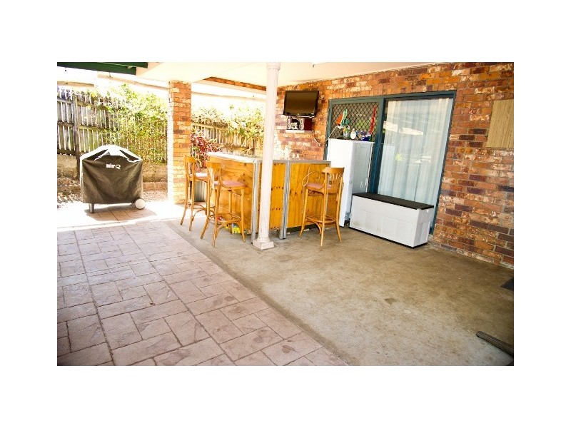 9 Sologinkins Road, Rural View QLD 4740