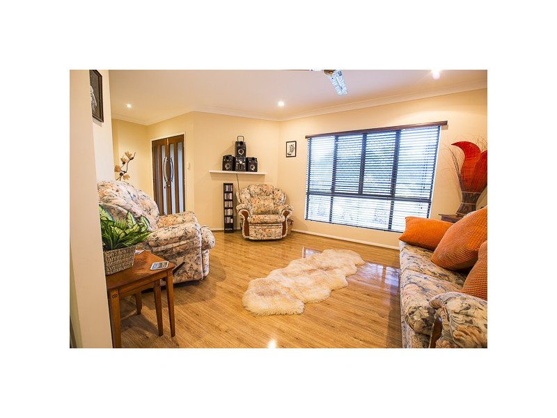 8 Turtle Place, Blacks Beach QLD 4740
