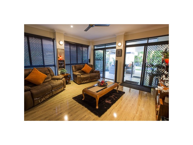 8 Turtle Place, Blacks Beach QLD 4740