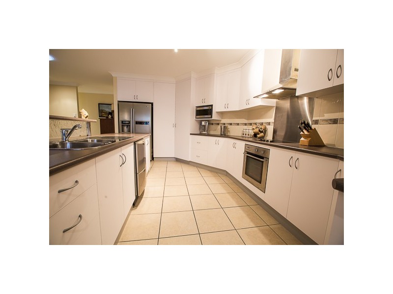 8 Turtle Place, Blacks Beach QLD 4740