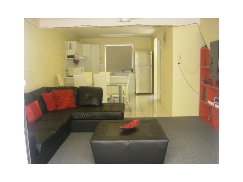 2/90 Milton Street, Mackay QLD 4740