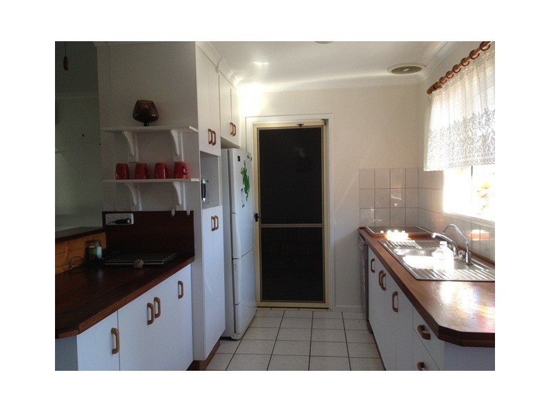 17 Edinburgh Place, Beaconsfield QLD 4740