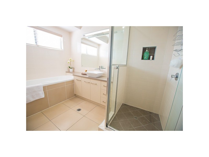 38 Gingham Street, Glenella QLD 4740