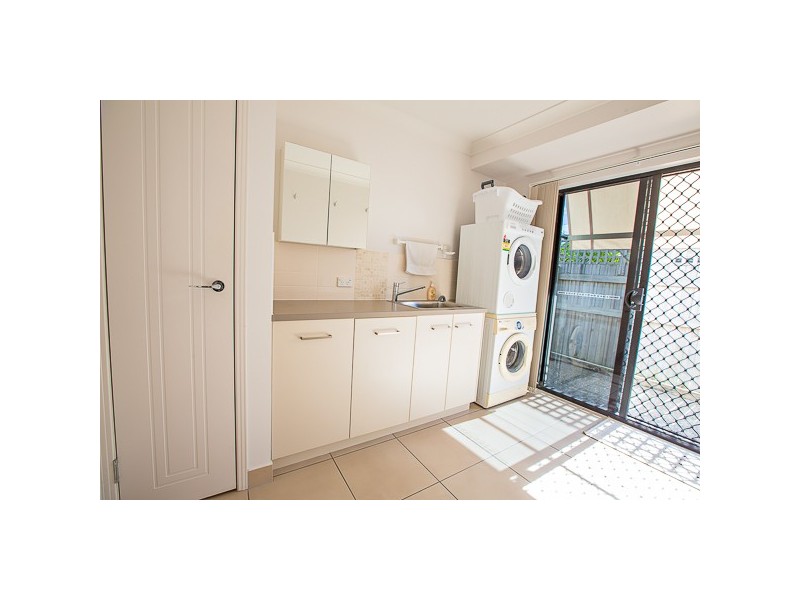 38 Gingham Street, Glenella QLD 4740