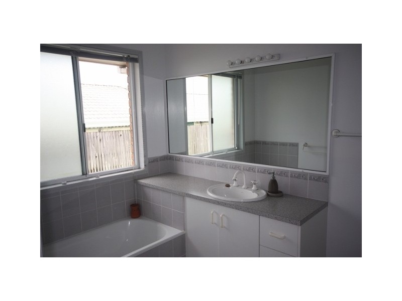 11 Dumfries Court, Beaconsfield QLD 4740