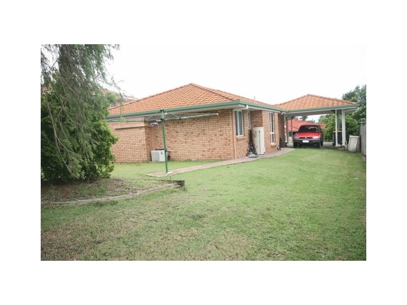 11 Dumfries Court, Beaconsfield QLD 4740