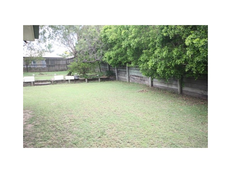11 Dumfries Court, Beaconsfield QLD 4740
