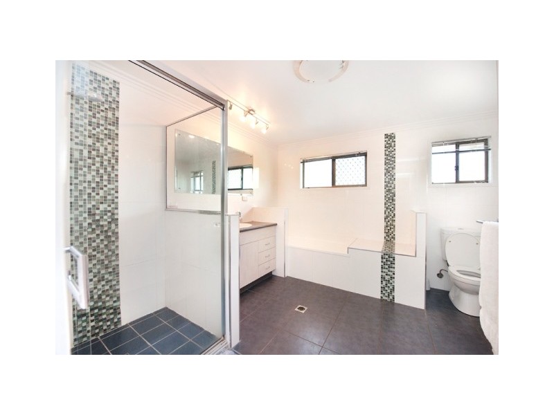 6 Normanby Court, Mount Pleasant QLD 4740